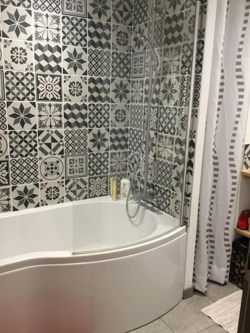Appartement Tres Lumineux Egat Exterior foto